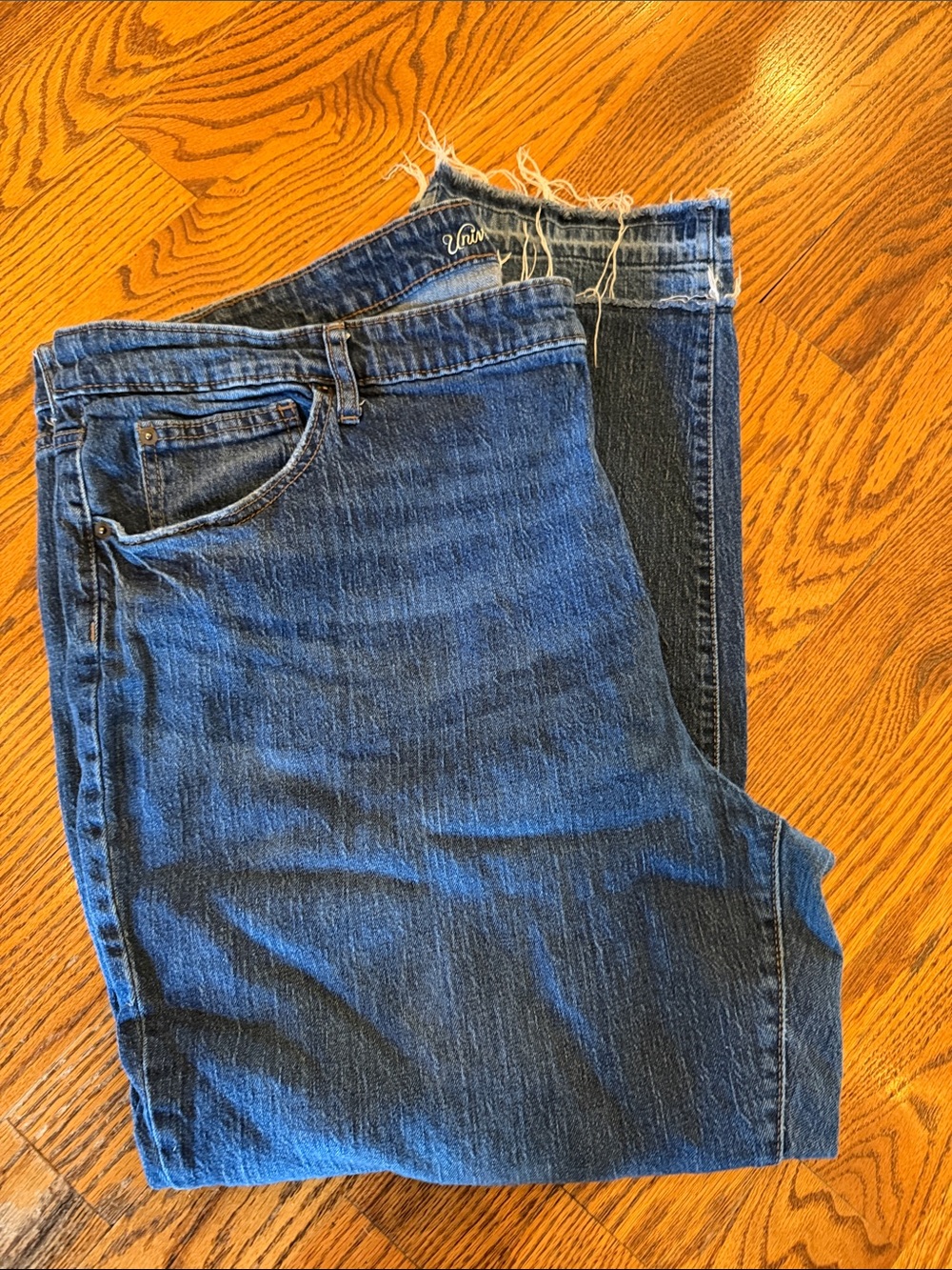 Universal Thread womenโs plus size Dark Blue Relaxed Jeans